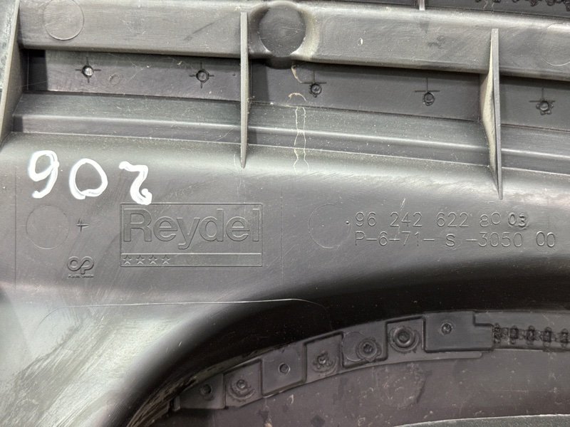 Торпедо Peugeot 206