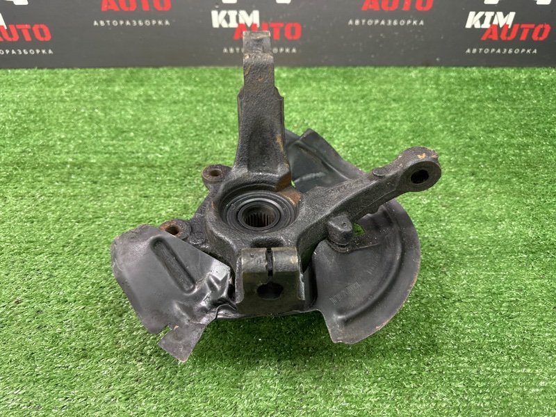 Кулак поворотный Lada Largus