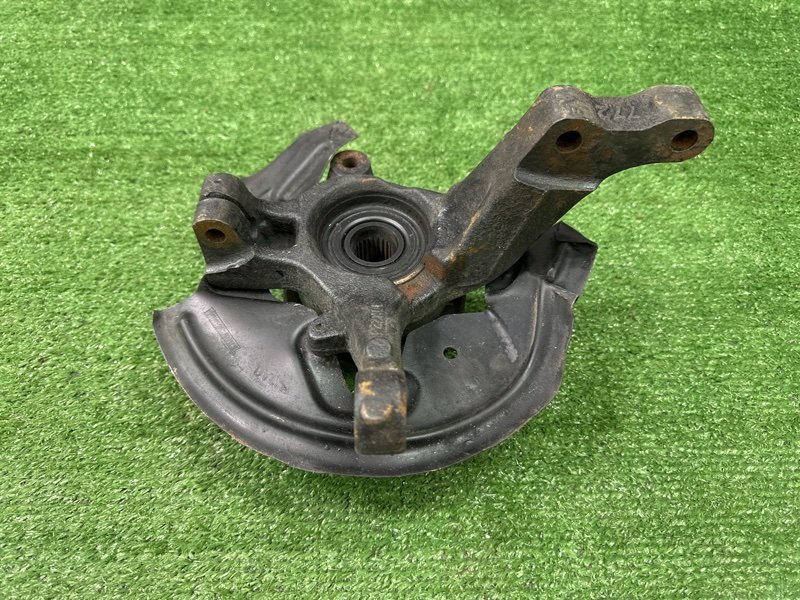 Кулак поворотный Lada Largus