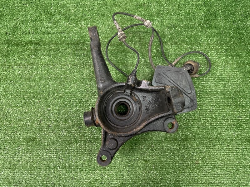 Кулак поворотный Peugeot 407