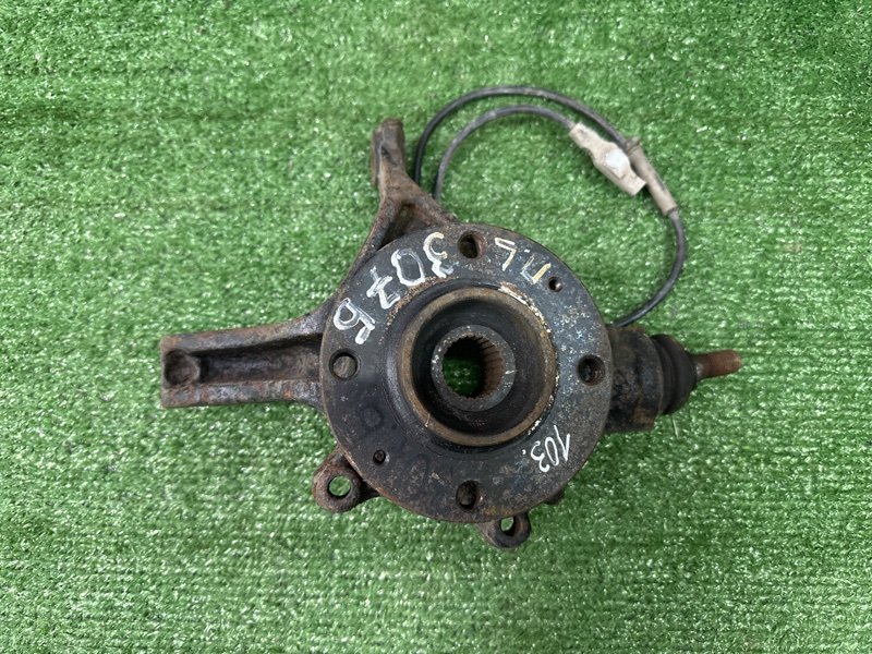 Кулак поворотный Peugeot 307