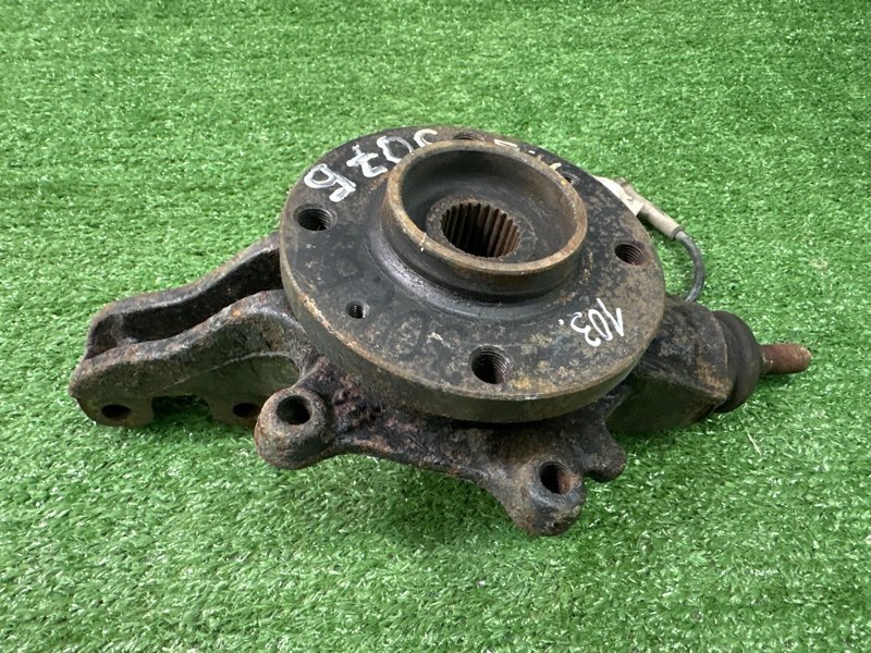 Кулак поворотный Peugeot 307