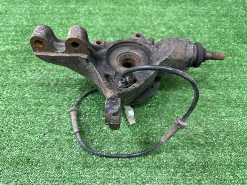 Кулак поворотный Peugeot 307