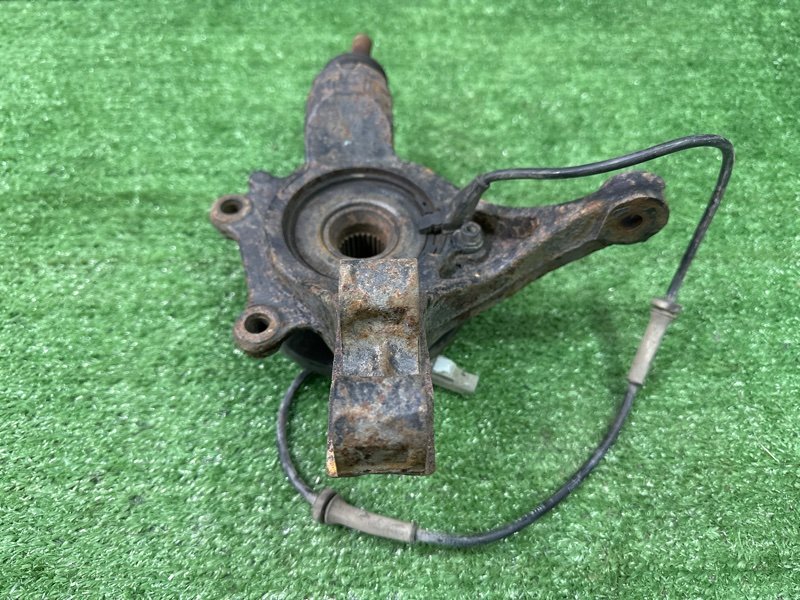 Кулак поворотный Peugeot 307