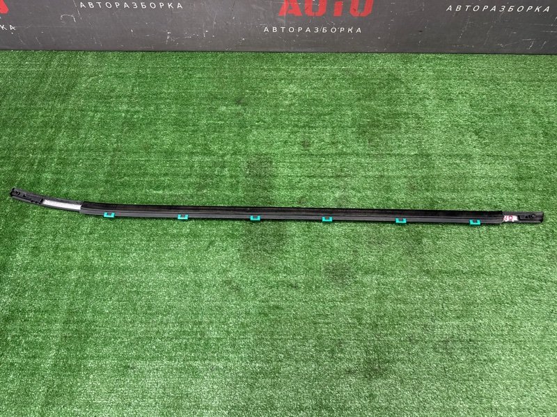 Уплотнитель стекла наружный (Бархотка) Hyundai i30 GD