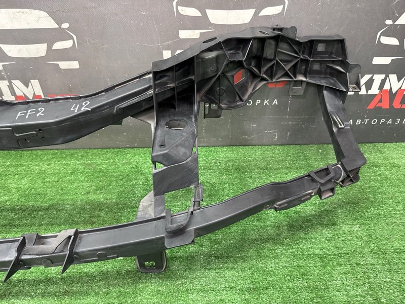 Панель передняя(телевизор) Ford Focus 2