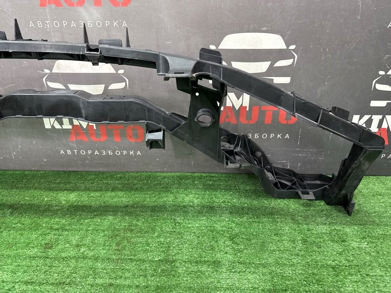 Панель передняя(телевизор) Ford Focus 2