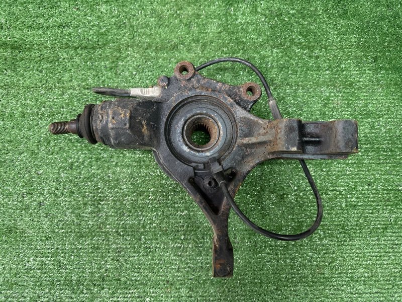 Кулак поворотный Peugeot 307