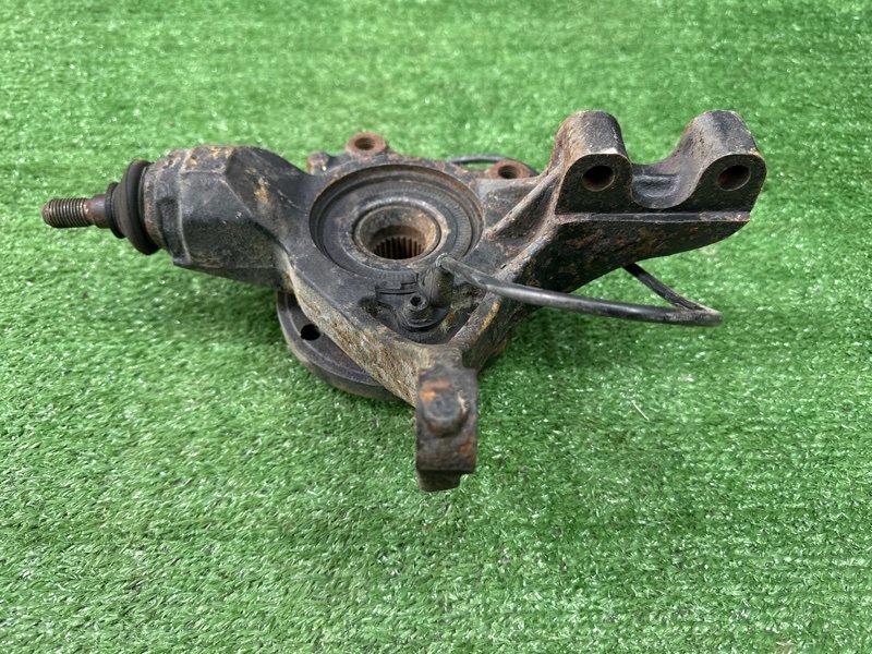 Кулак поворотный Peugeot 307