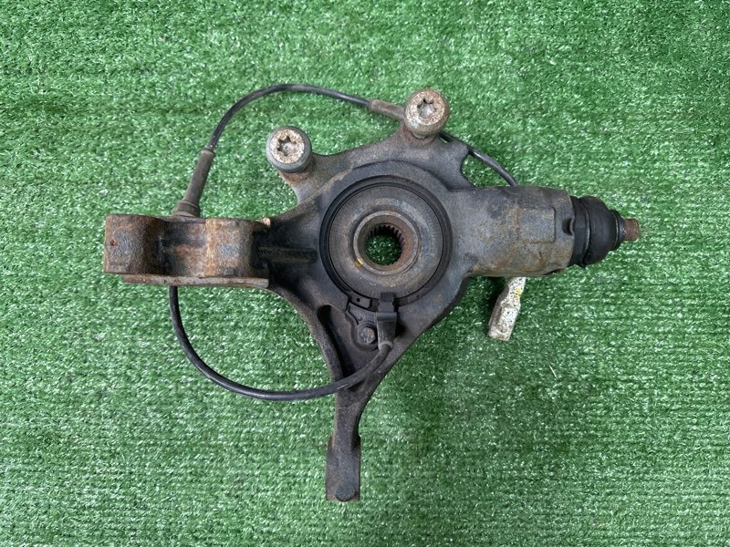 Кулак поворотный Peugeot 307