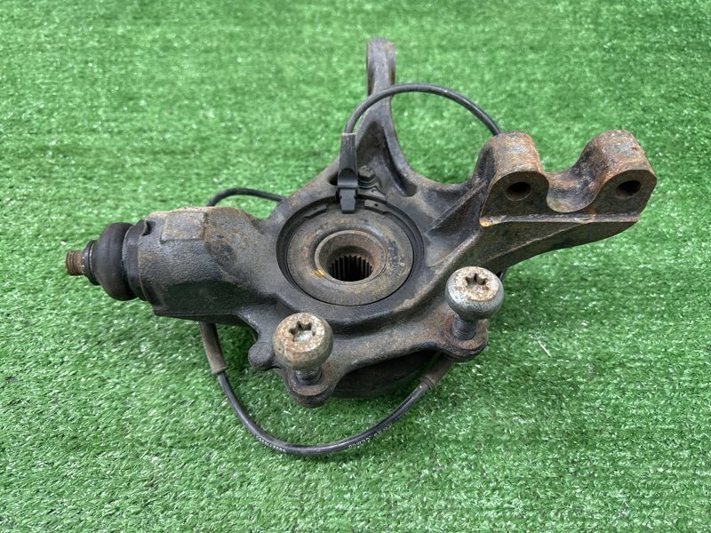 Кулак поворотный Peugeot 307