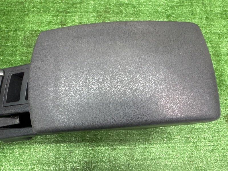 Консоль центральная Подлокотник LIFAN X60