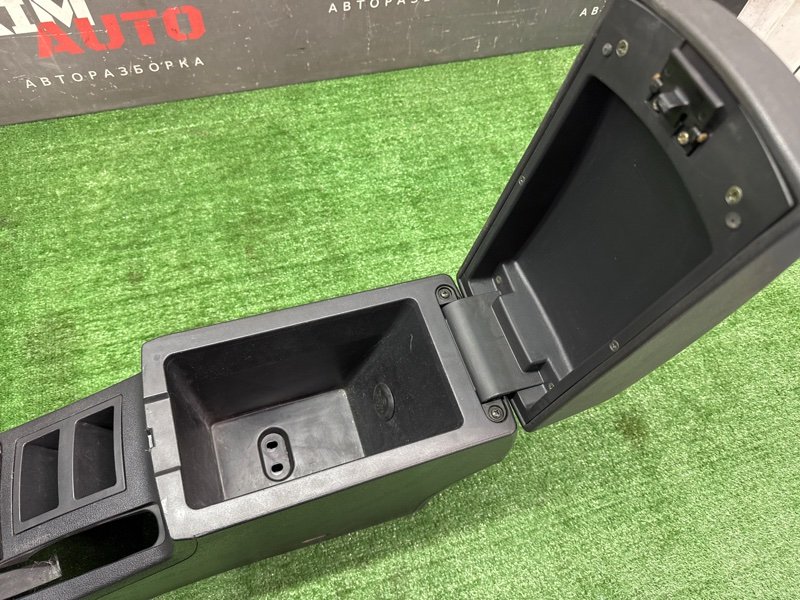 Консоль центральная Подлокотник LIFAN X60