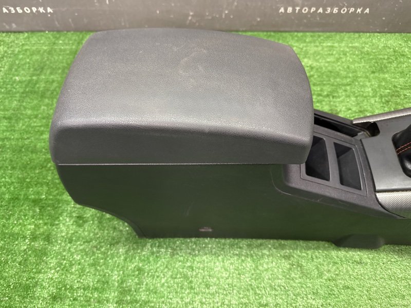 Консоль центральная Подлокотник LIFAN X60