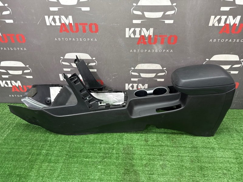 Консоль центральная Подлокотник Hyundai i30 GD