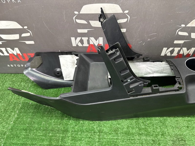 Консоль центральная Подлокотник Hyundai i30 GD