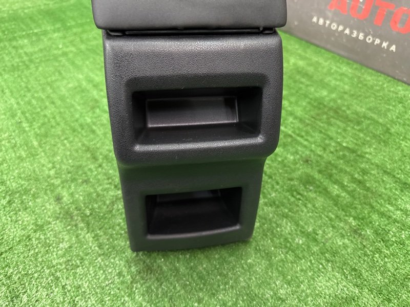 Консоль центральная Подлокотник Citroen C 4