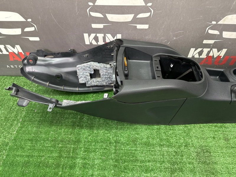 Консоль центральная Подлокотник Citroen C 4