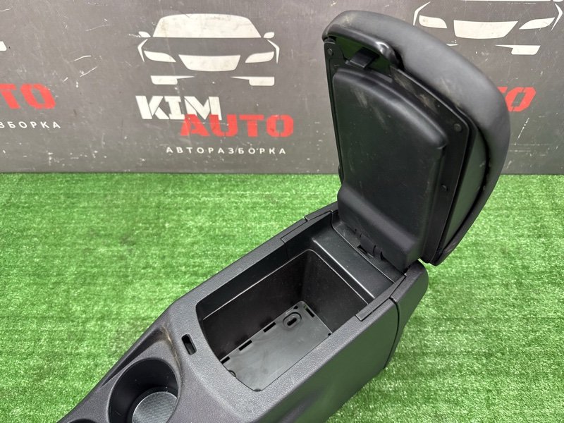 Консоль центральная Подлокотник Citroen C 4