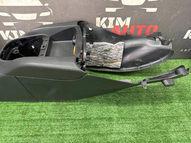 Консоль центральная Подлокотник Citroen C 4