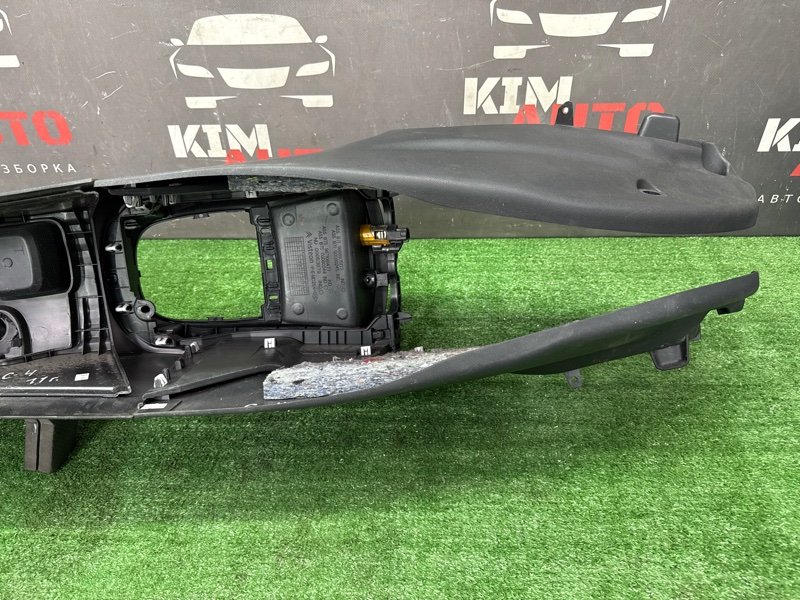 Консоль центральная Подлокотник Citroen C 4