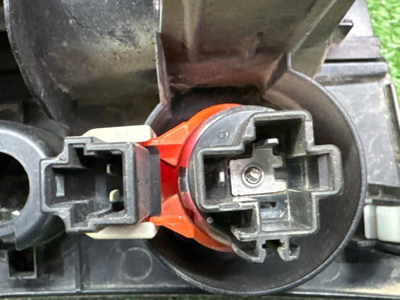 Ящик передней консоли (пепельница) mazda mazda 3