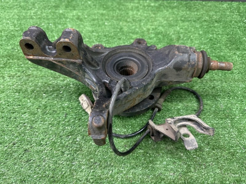 Кулак поворотный Peugeot 307