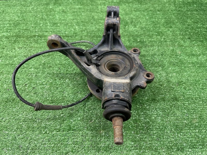 Кулак поворотный Peugeot 307