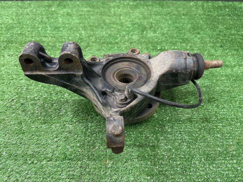 Кулак поворотный Peugeot 307