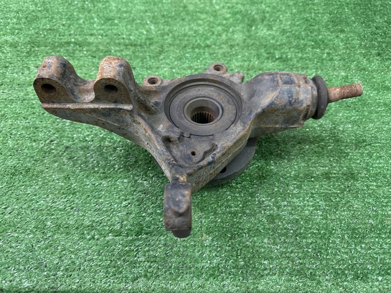 Кулак поворотный Peugeot 307