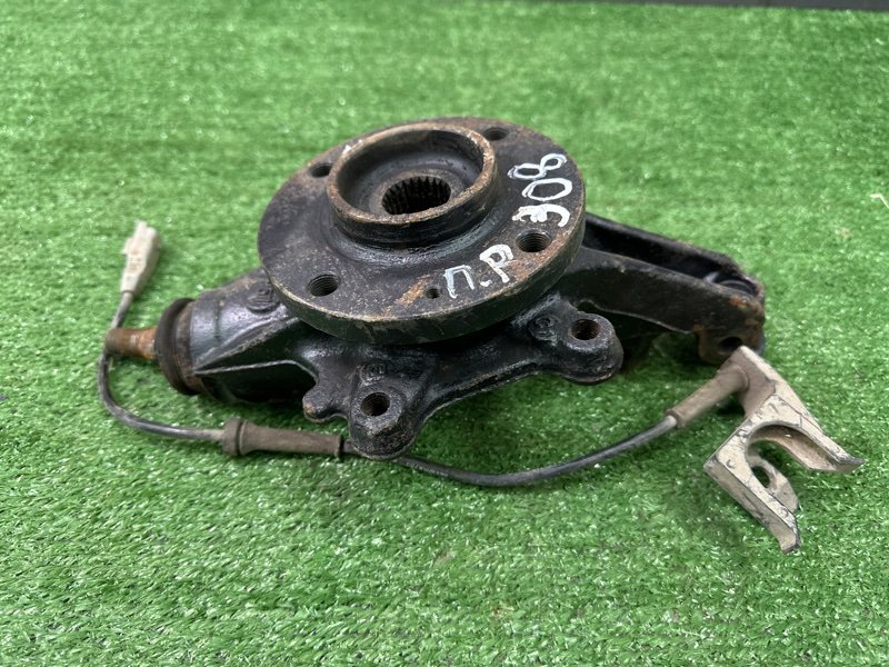 Кулак поворотный Peugeot 307