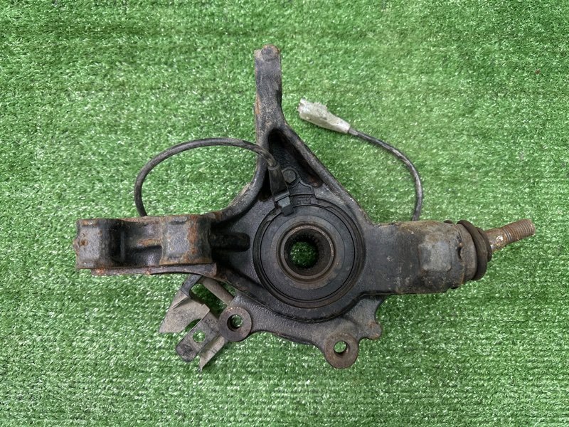 Кулак поворотный Peugeot 307