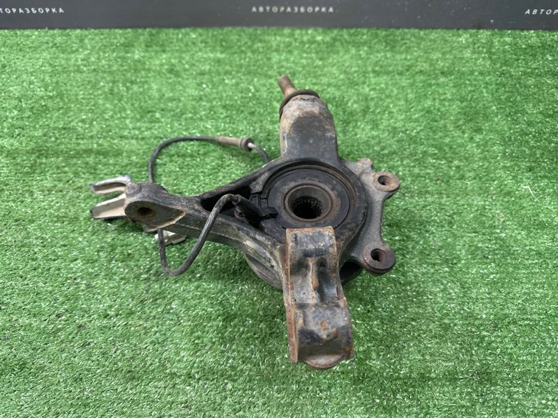 Кулак поворотный Peugeot 307