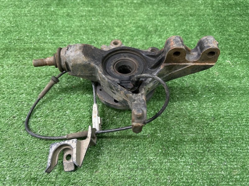 Кулак поворотный Peugeot 307