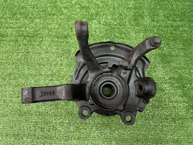 Кулак поворотный Nissan X-Trail