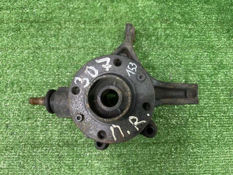 Кулак поворотный Peugeot 307