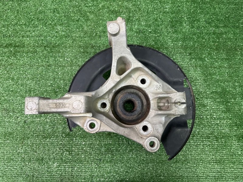 Кулак поворотный Opel Astra J