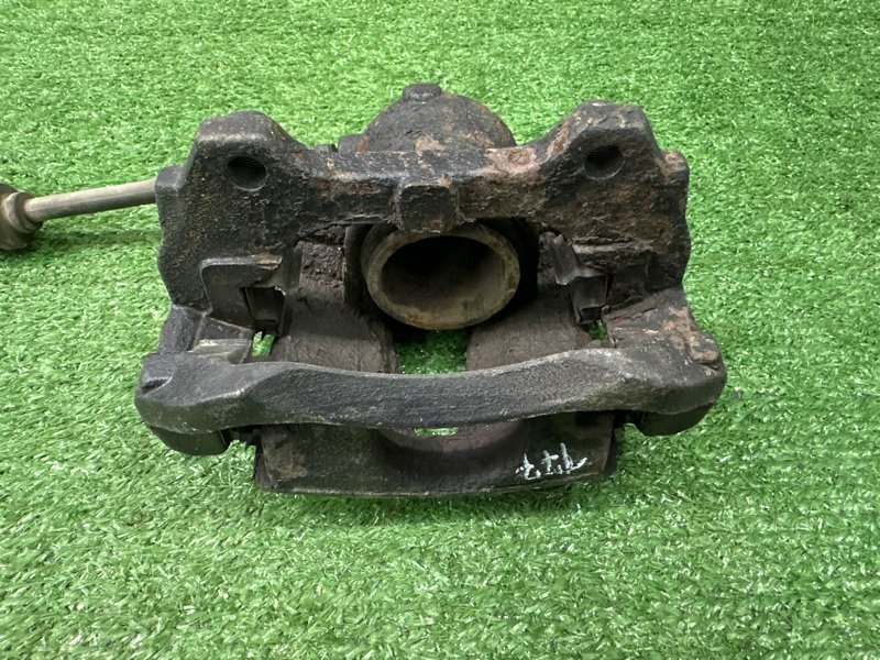 Суппорт тормозной Opel Corsa D