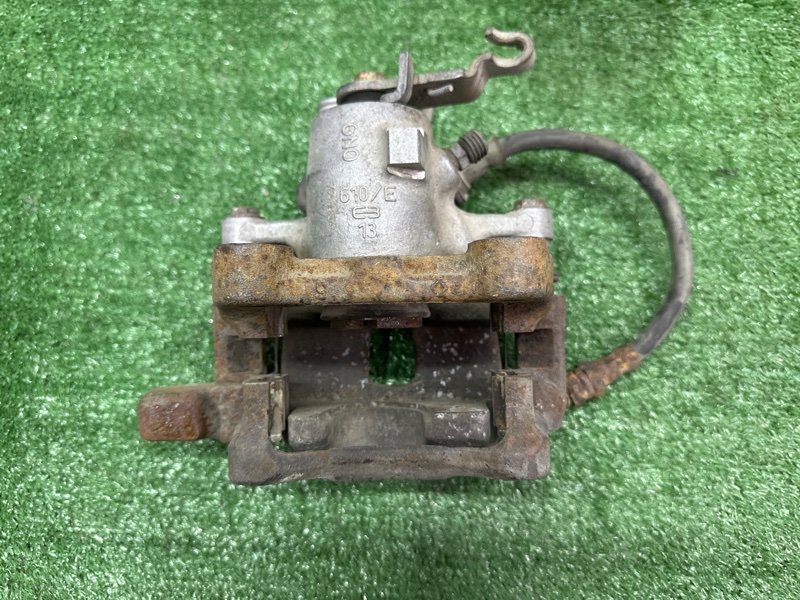 Суппорт тормозной Skoda Octavia A5