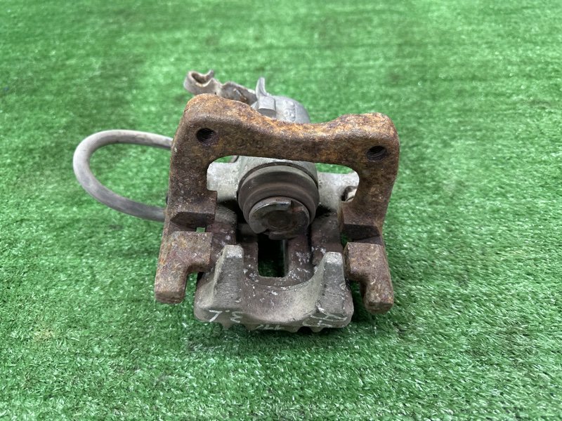 Суппорт тормозной Skoda Octavia A5