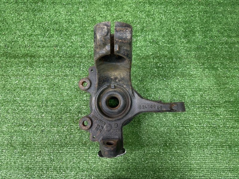 Кулак поворотный Ford Focus 2