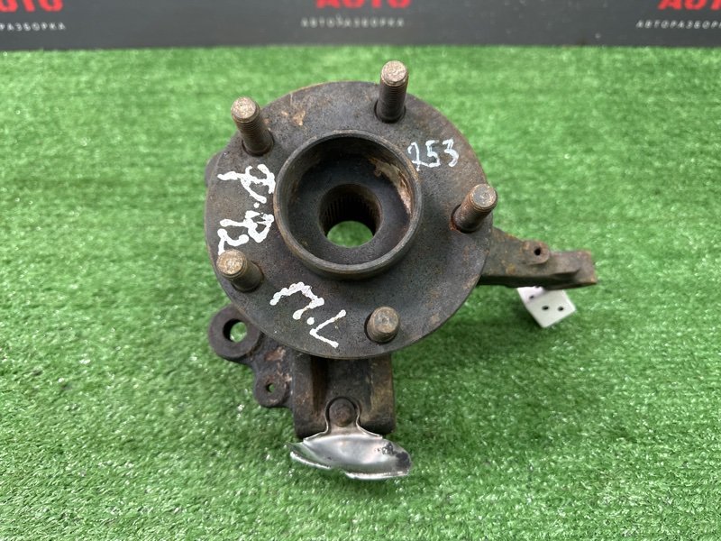 Кулак поворотный Ford Focus 2