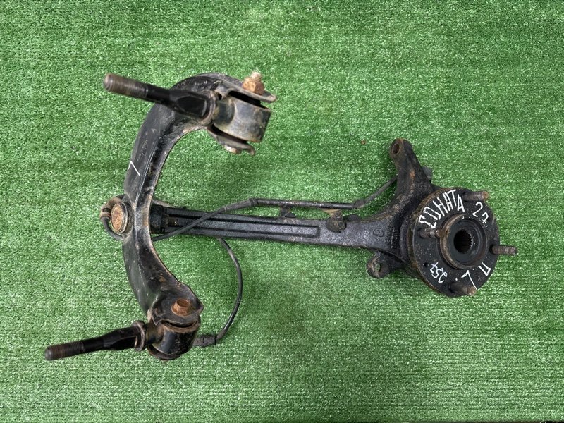 Кулак поворотный Hyundai Sonata 4 EF