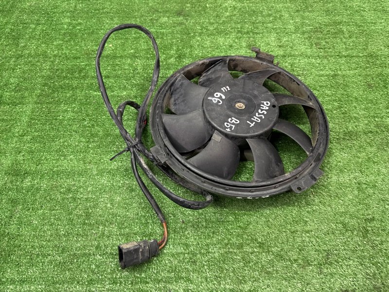 Вентилятор радиатора кондиционера Volkswagen Passat B5
