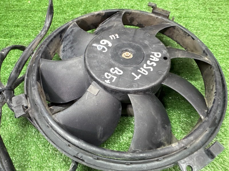 Вентилятор радиатора кондиционера Volkswagen Passat B5