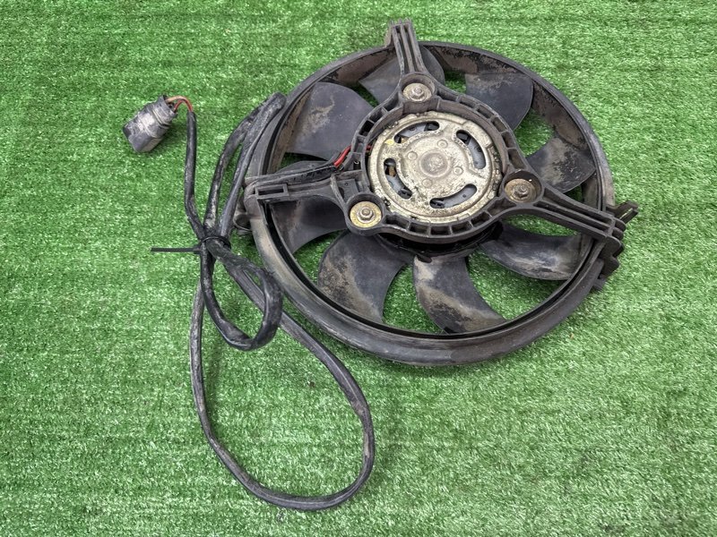 Вентилятор радиатора кондиционера Volkswagen Passat B5