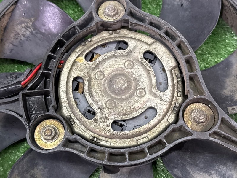 Вентилятор радиатора кондиционера Volkswagen Passat B5