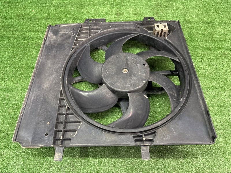 Вентилятор охлаждения с диффузором в сборе Citroen C 3