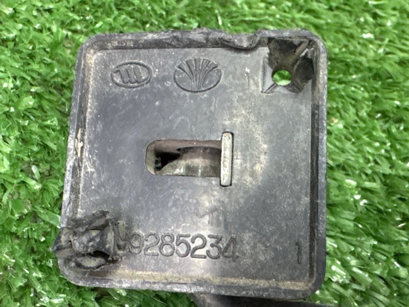 Упор капота Daewoo Nexia