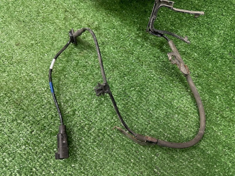 Кулак поворотный Mitsubishi Outlander XL